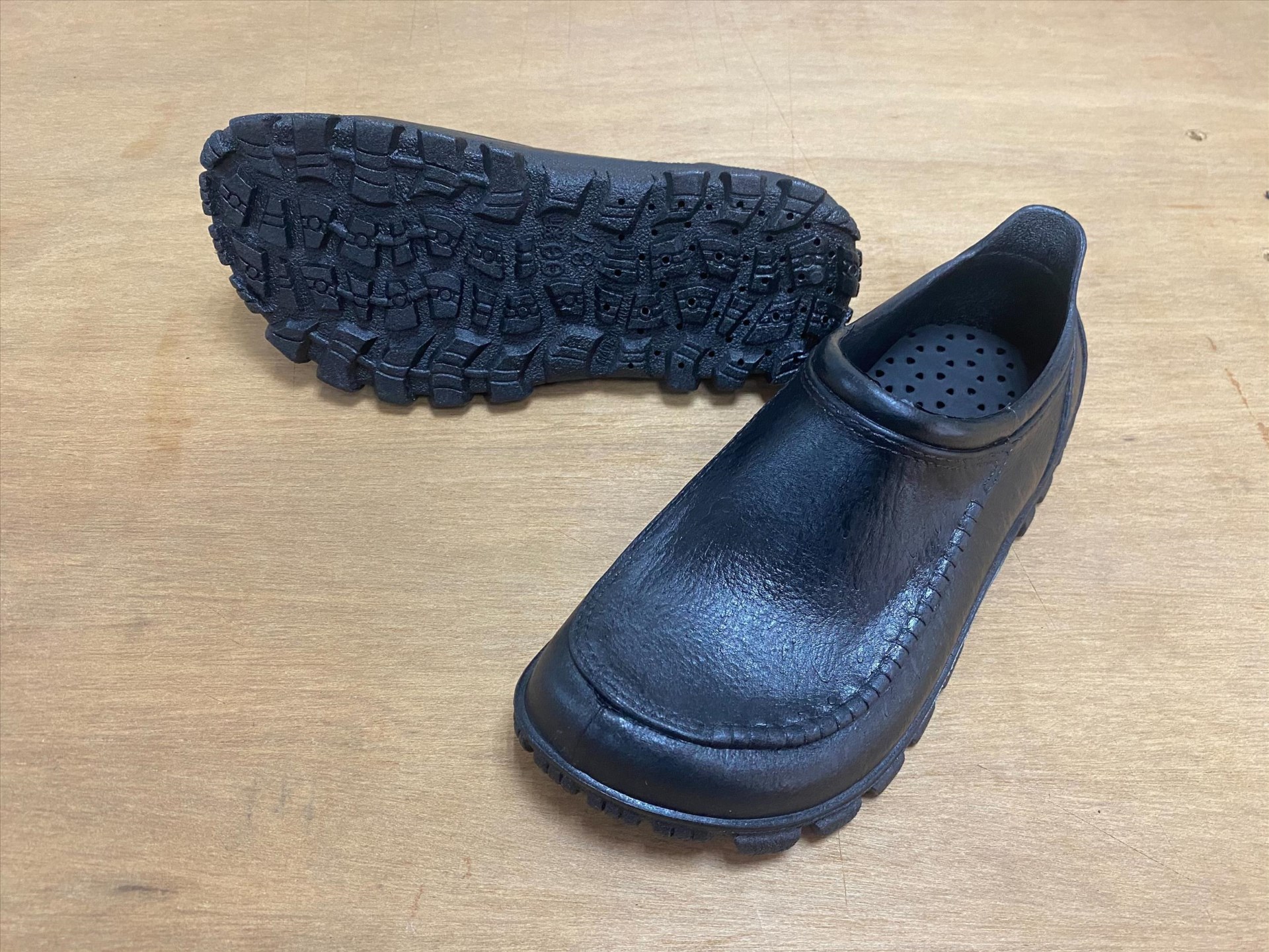 日日新工作鞋