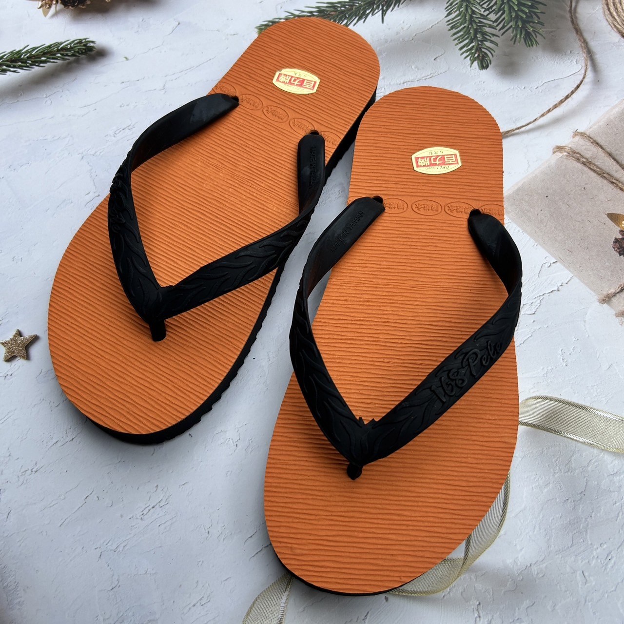 橘色夾腳拖鞋