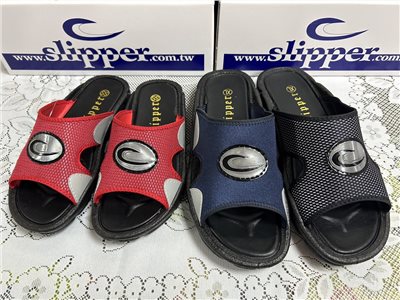 防滑室外拖鞋，提供紅、藍、黑三種顏色